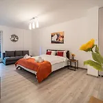 Old Town Luxury In New Building. 아파트 클루지나포카