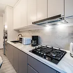 Old Town Luxury In New Building. 아파트 *