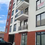 Old Town Luxury In New Building. 아파트 *